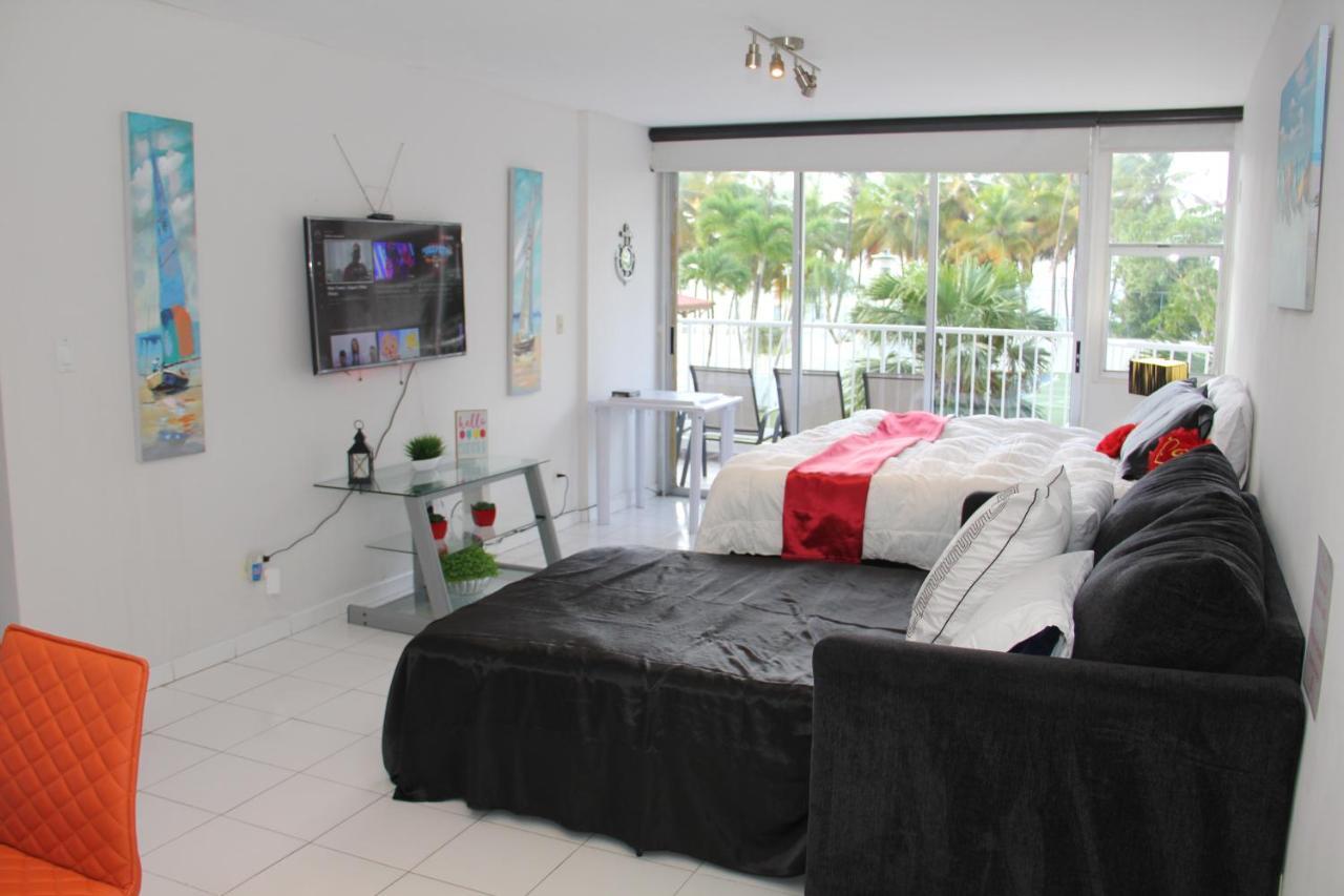 Hobie Oceanfront Apartment At Isla Verde San Juan Exteriör bild