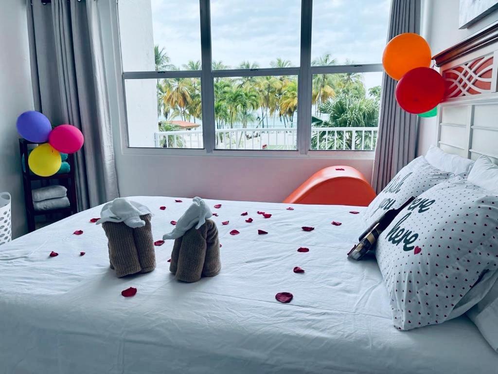 Hobie Oceanfront Apartment At Isla Verde San Juan Exteriör bild