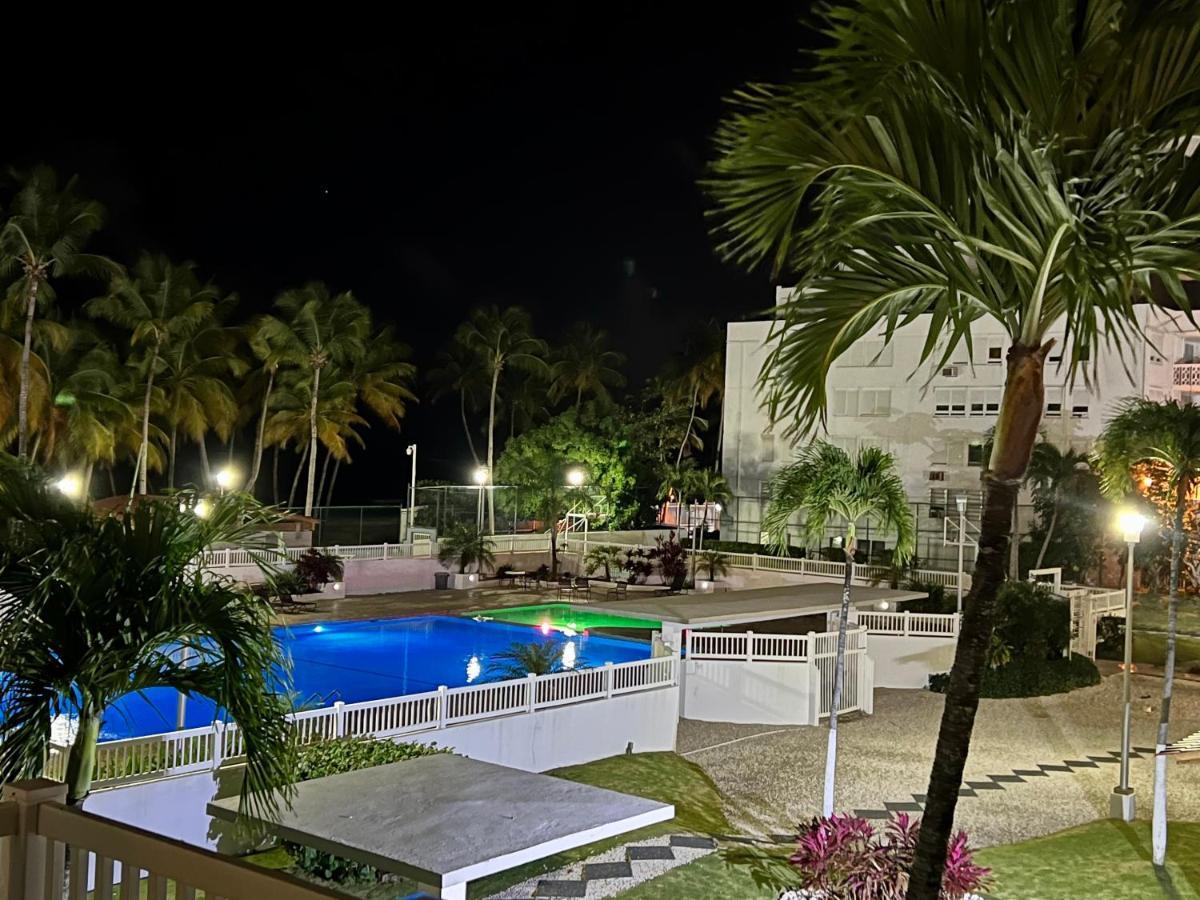Hobie Oceanfront Apartment At Isla Verde San Juan Exteriör bild
