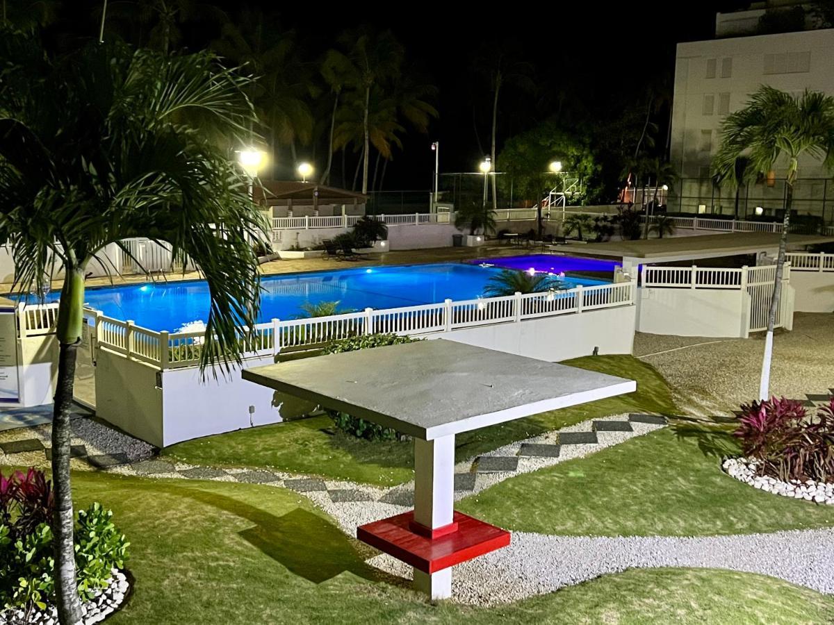 Hobie Oceanfront Apartment At Isla Verde San Juan Exteriör bild