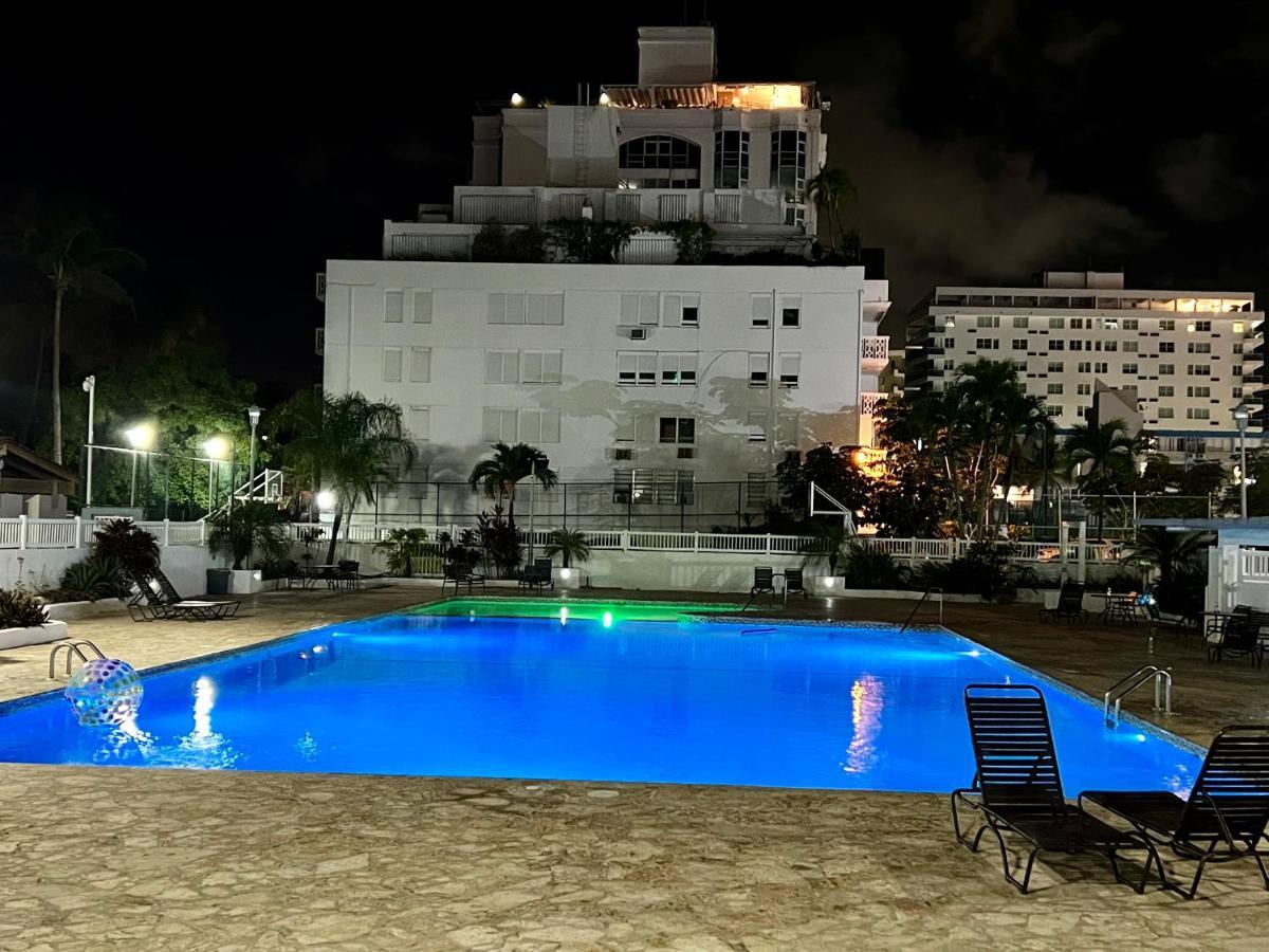 Hobie Oceanfront Apartment At Isla Verde San Juan Exteriör bild