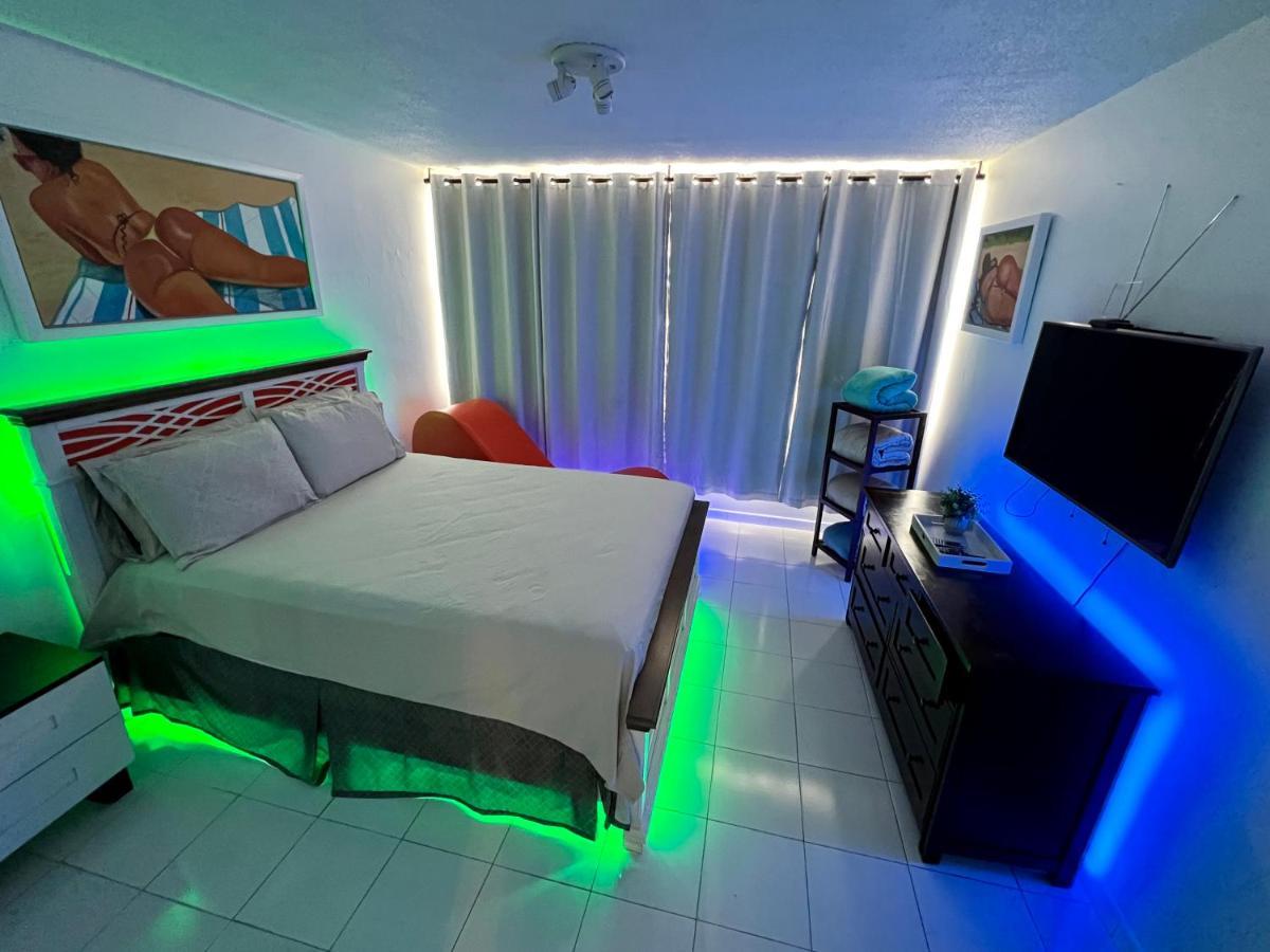 Hobie Oceanfront Apartment At Isla Verde San Juan Exteriör bild