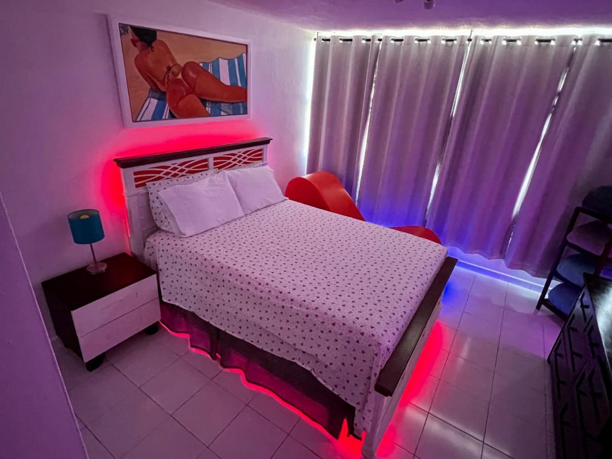 Hobie Oceanfront Apartment At Isla Verde San Juan Exteriör bild