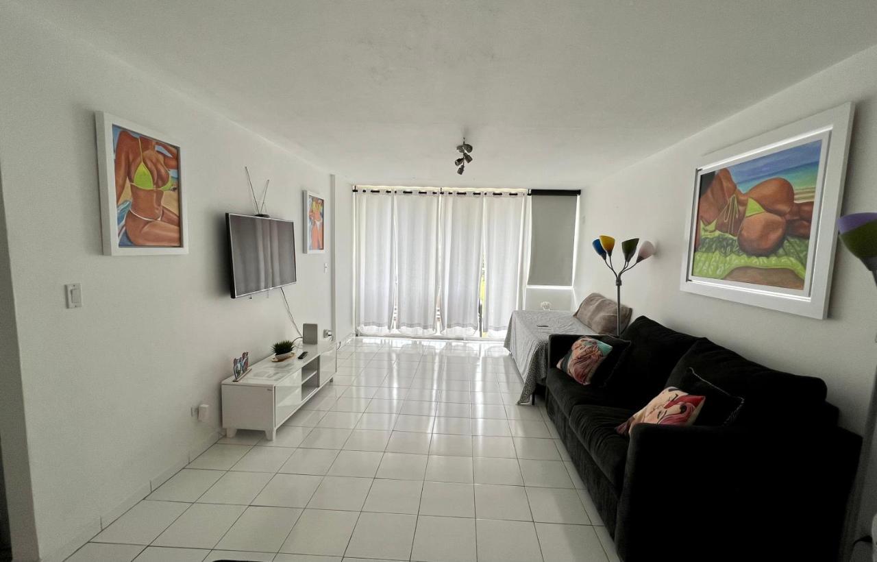Hobie Oceanfront Apartment At Isla Verde San Juan Exteriör bild
