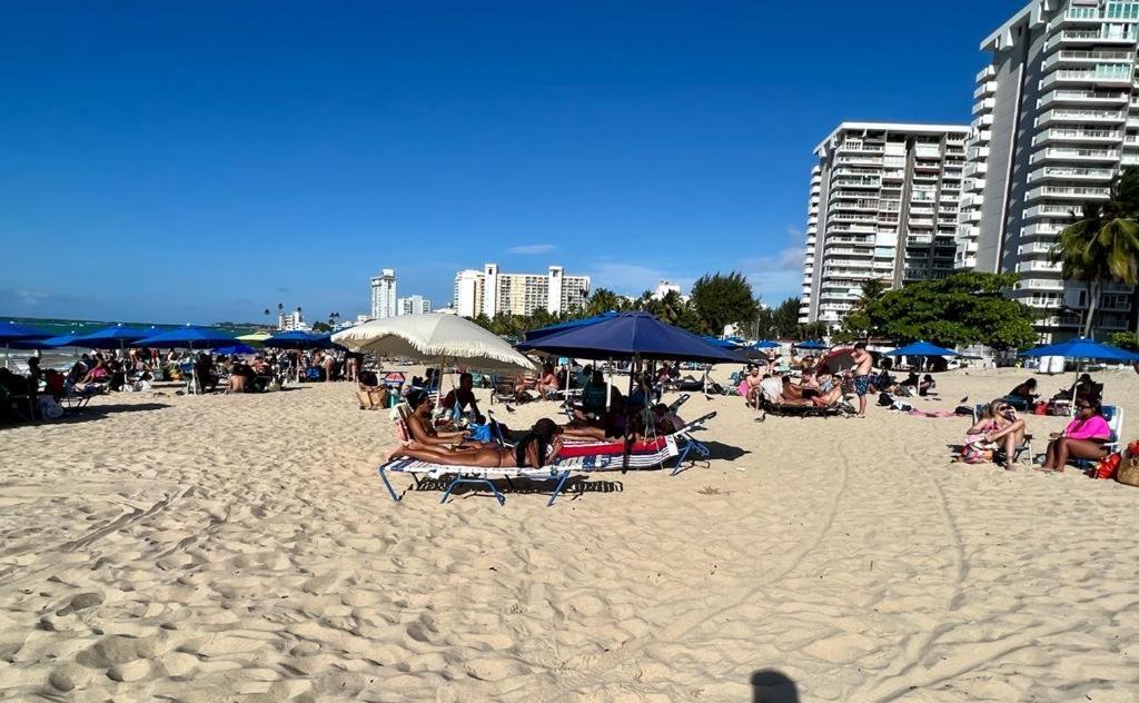 Hobie Oceanfront Apartment At Isla Verde San Juan Exteriör bild