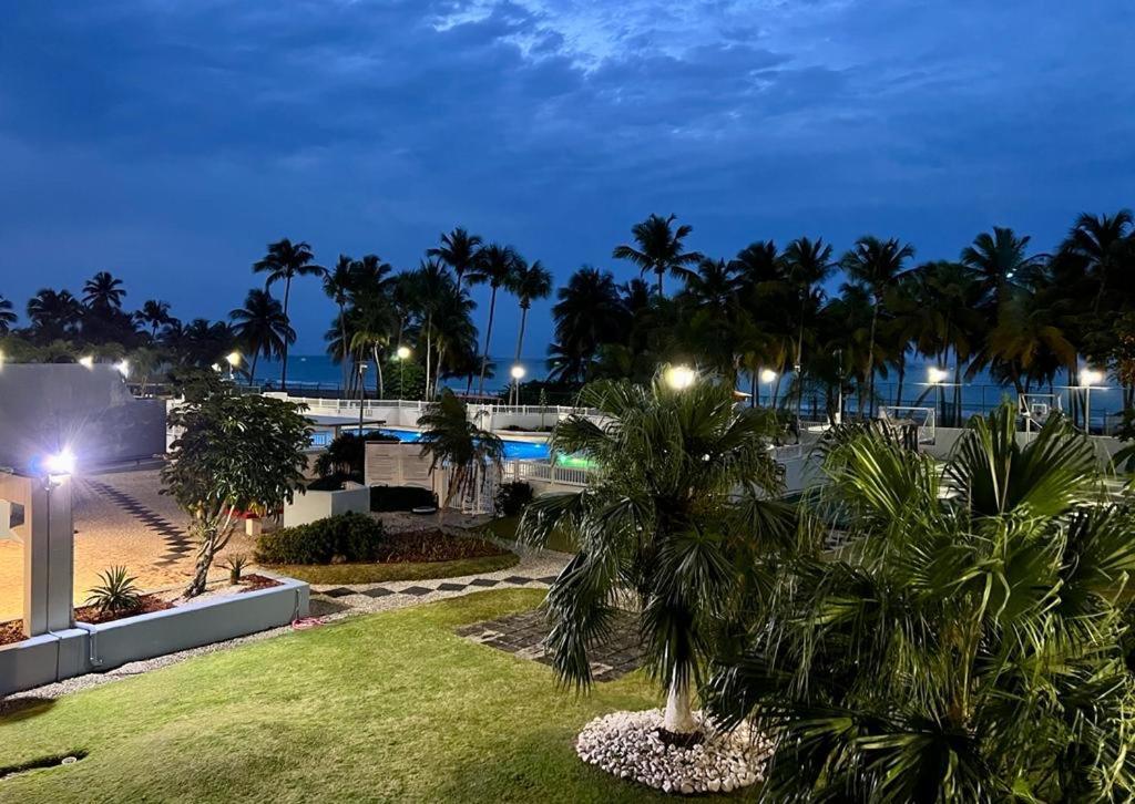 Hobie Oceanfront Apartment At Isla Verde San Juan Exteriör bild