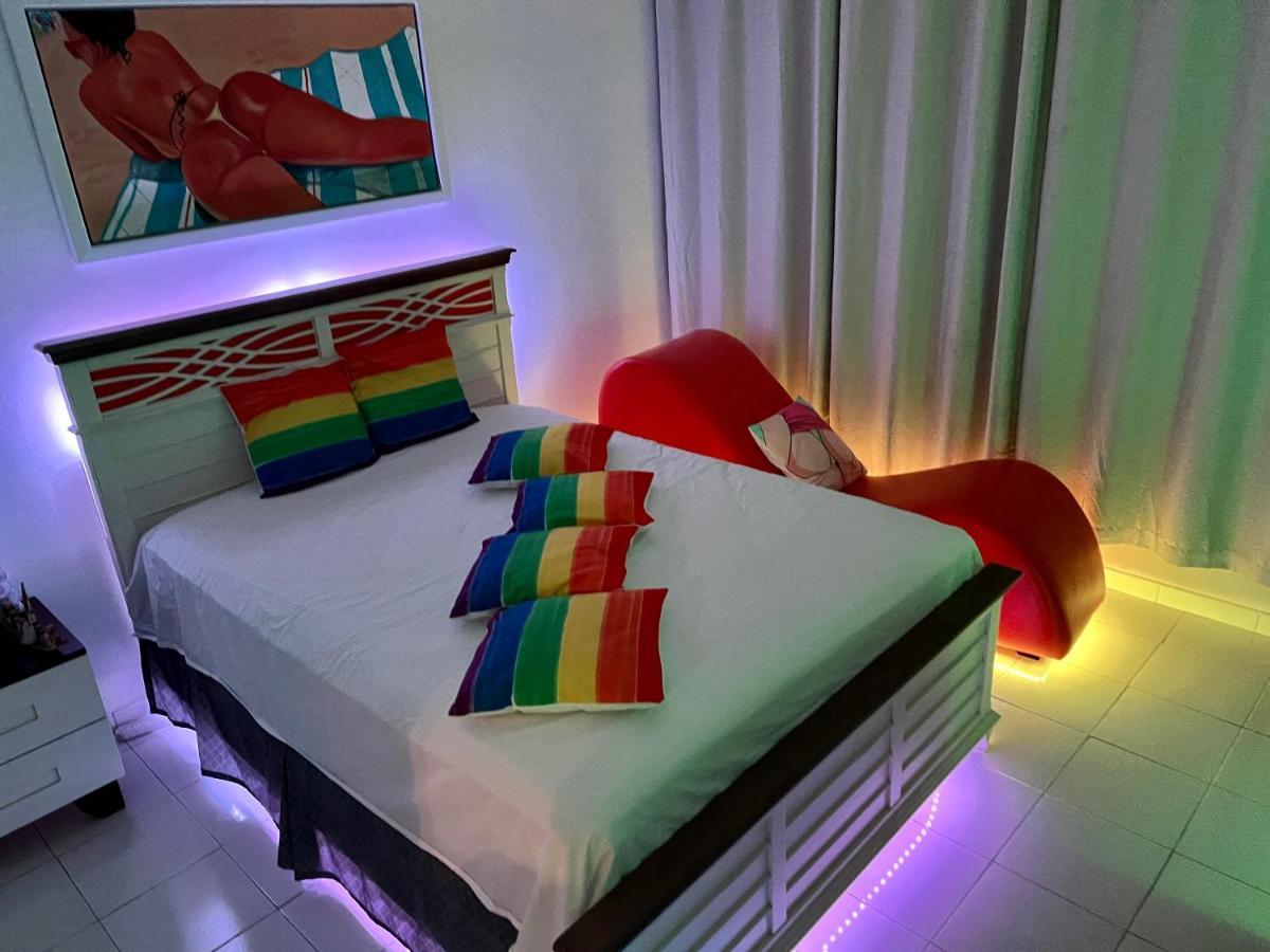 Hobie Oceanfront Apartment At Isla Verde San Juan Exteriör bild